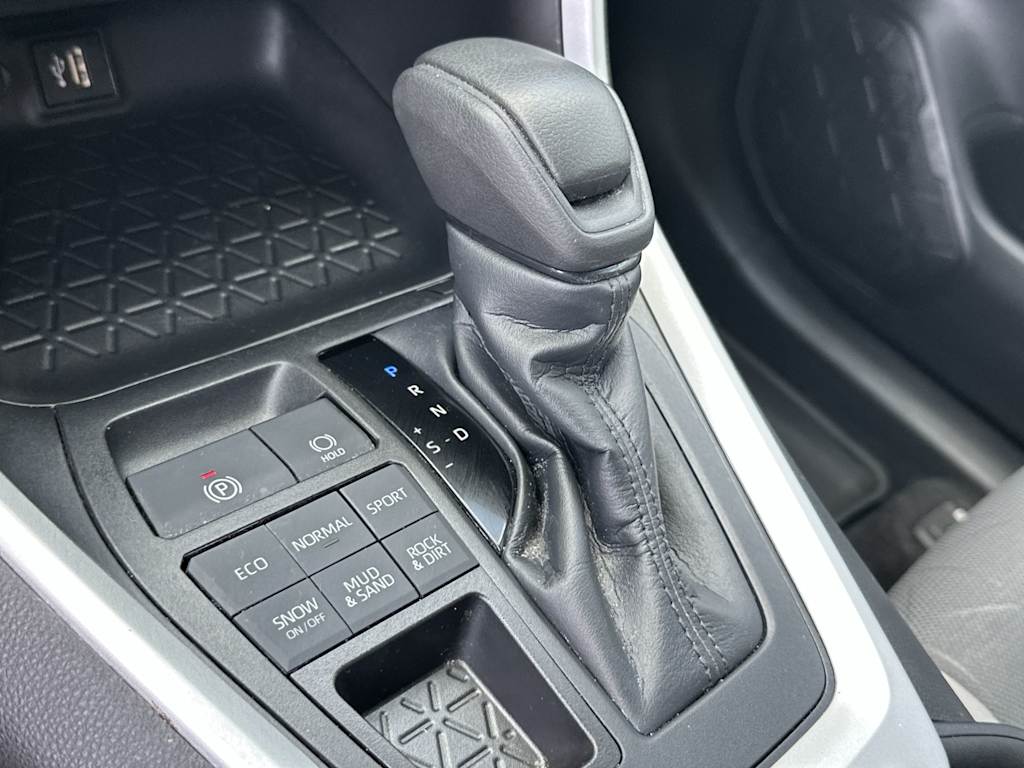 Thumbnail: 2023 Toyota RAV4 - 14