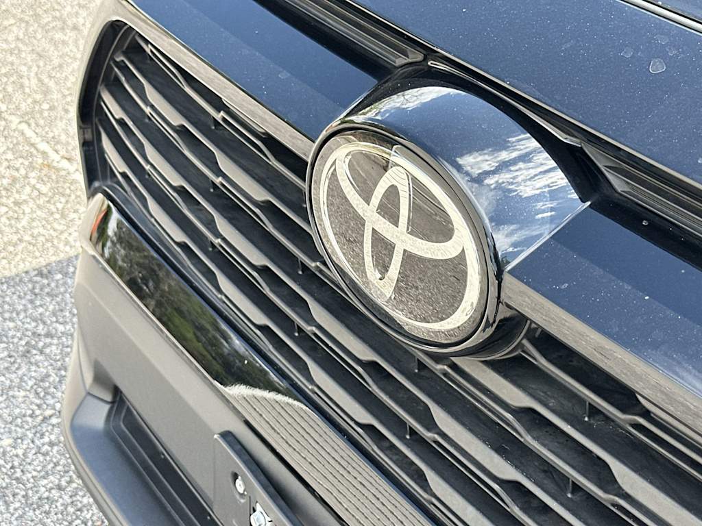 Thumbnail: 2023 Toyota RAV4 - 6