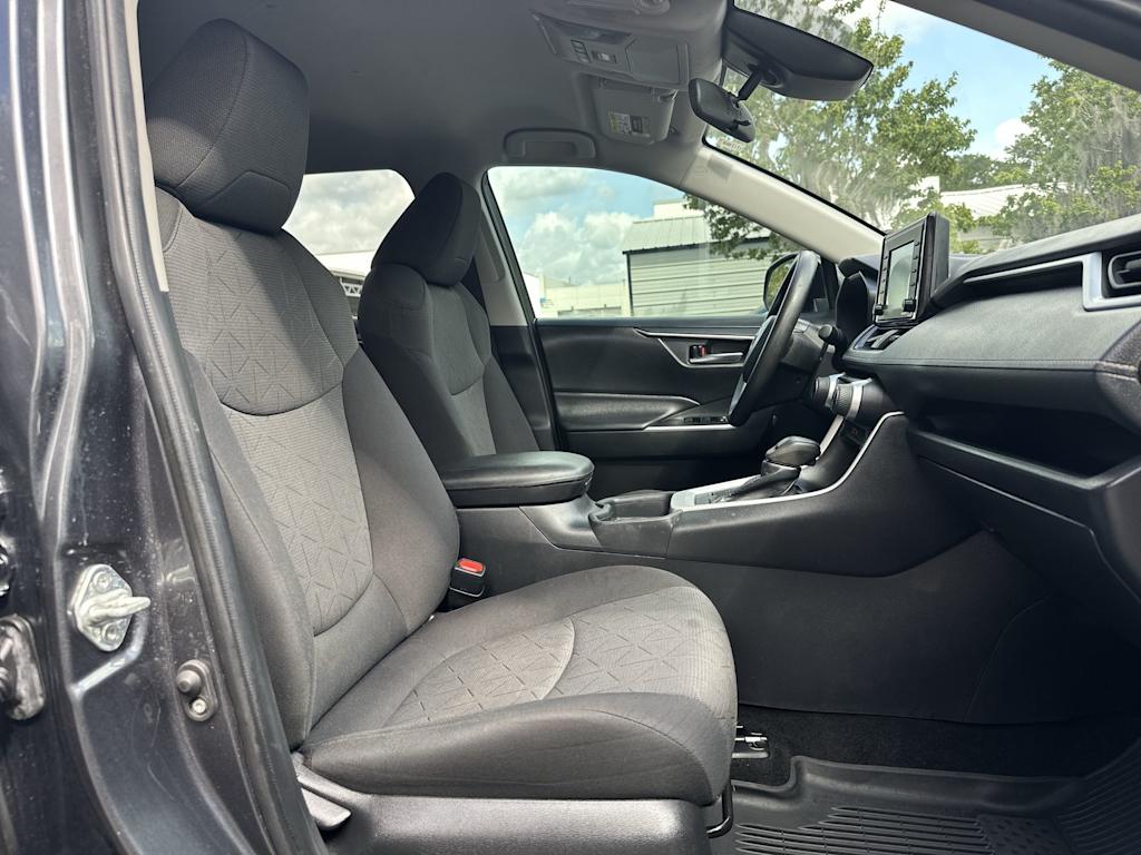 Thumbnail: 2020 Toyota RAV4 - 25