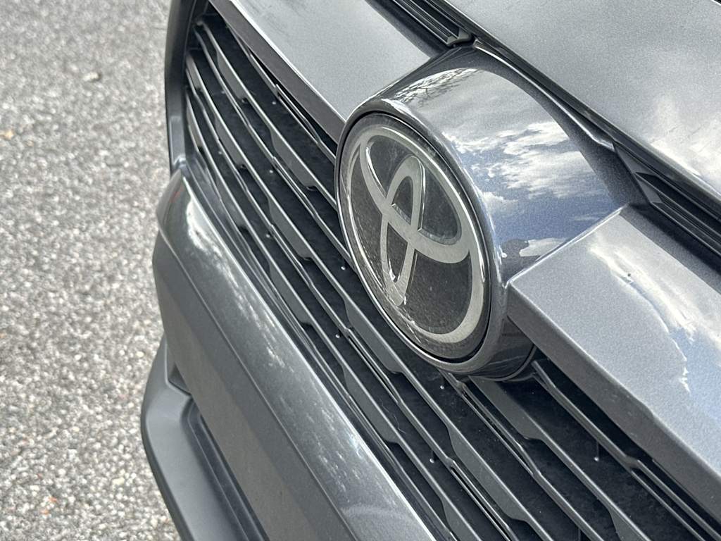 Thumbnail: 2020 Toyota RAV4 - 7
