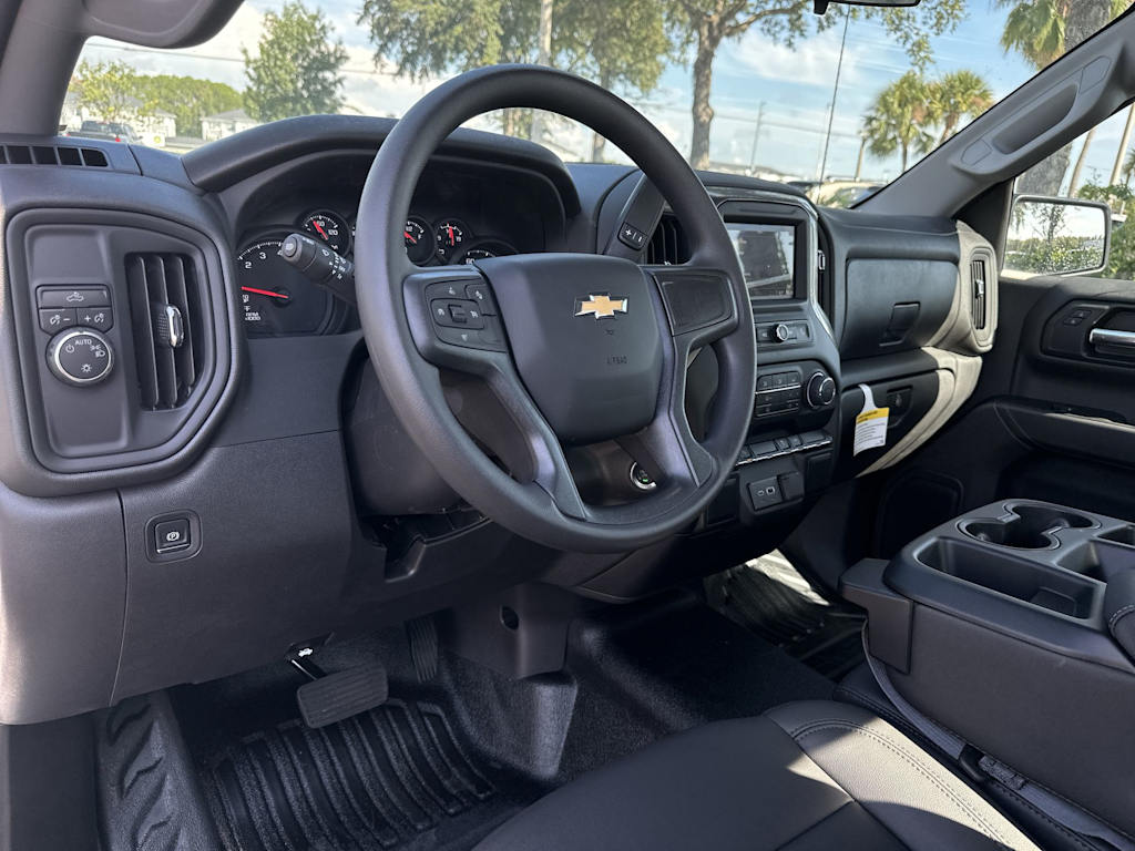 Thumbnail: 2025 Chevrolet Silverado 1500 - 2