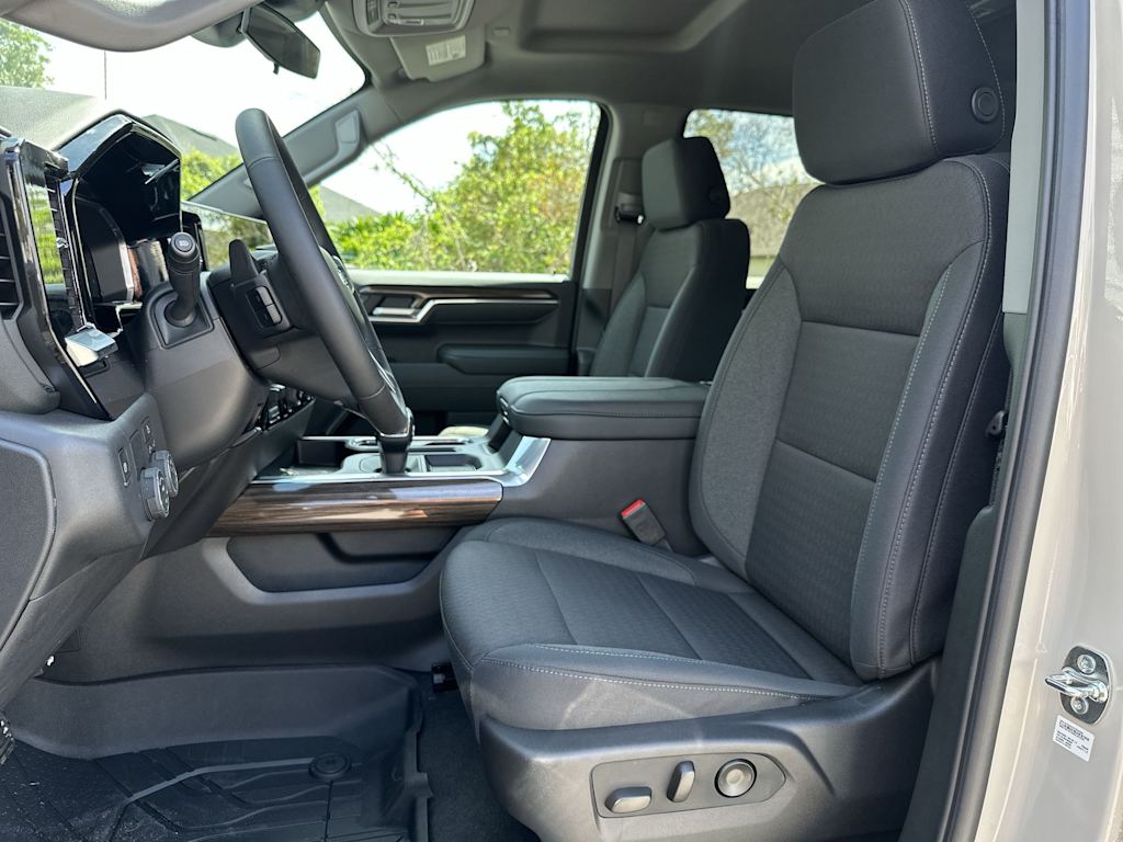 Thumbnail: 2026 Chevrolet Silverado 1500 - 11