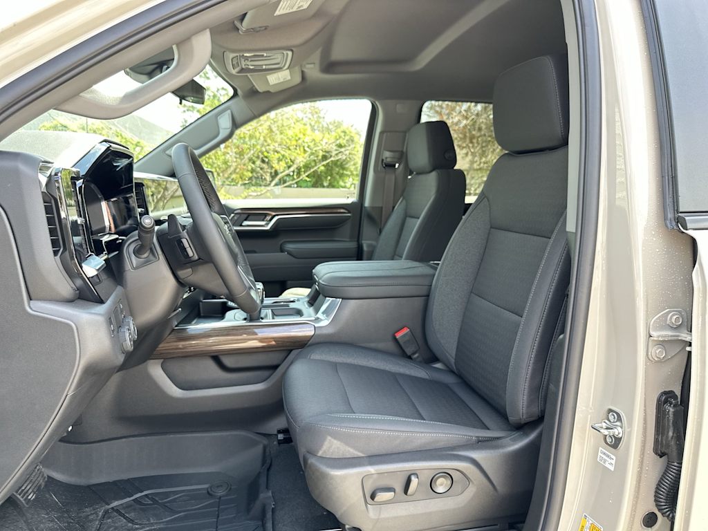 Thumbnail: 2026 Chevrolet Silverado 1500 - 12