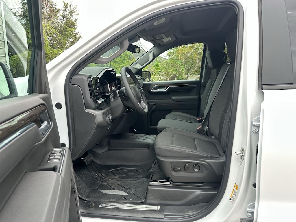 Thumbnail: 2026 Chevrolet Silverado 1500 - 10