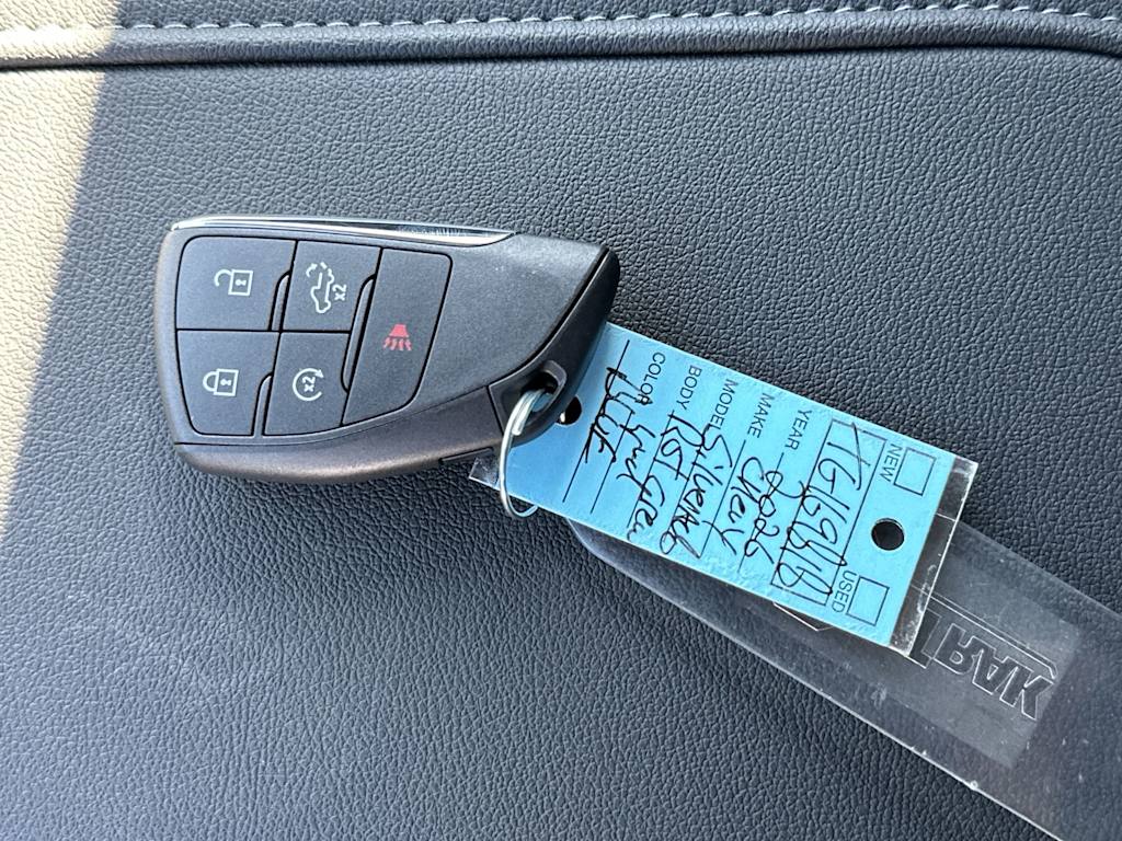 Thumbnail: 2026 Chevrolet Silverado 1500 - 17