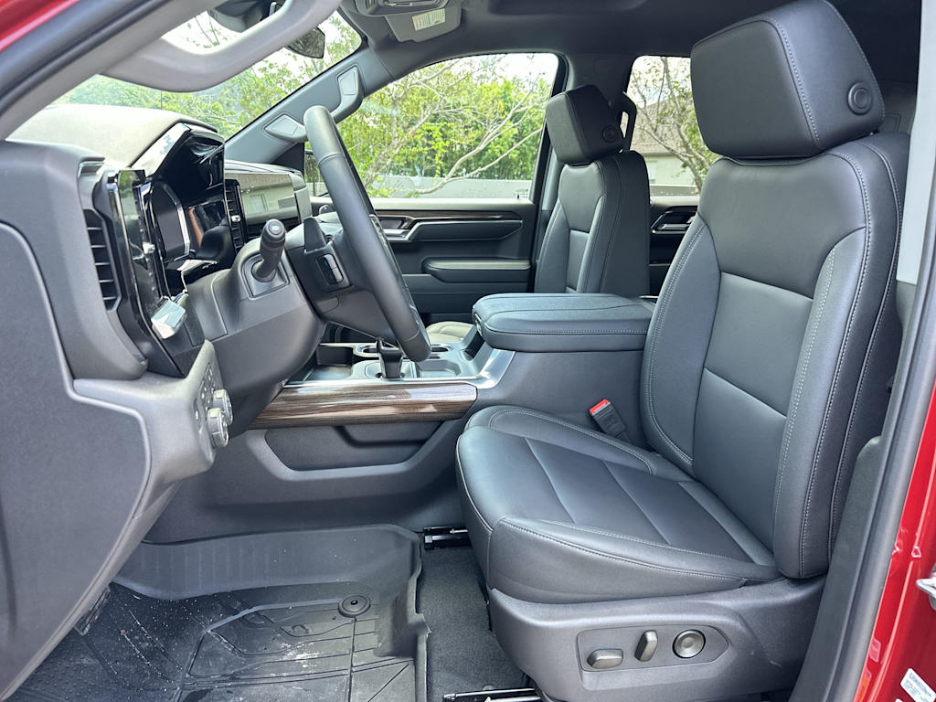 Thumbnail: 2026 Chevrolet Silverado 1500 - 12