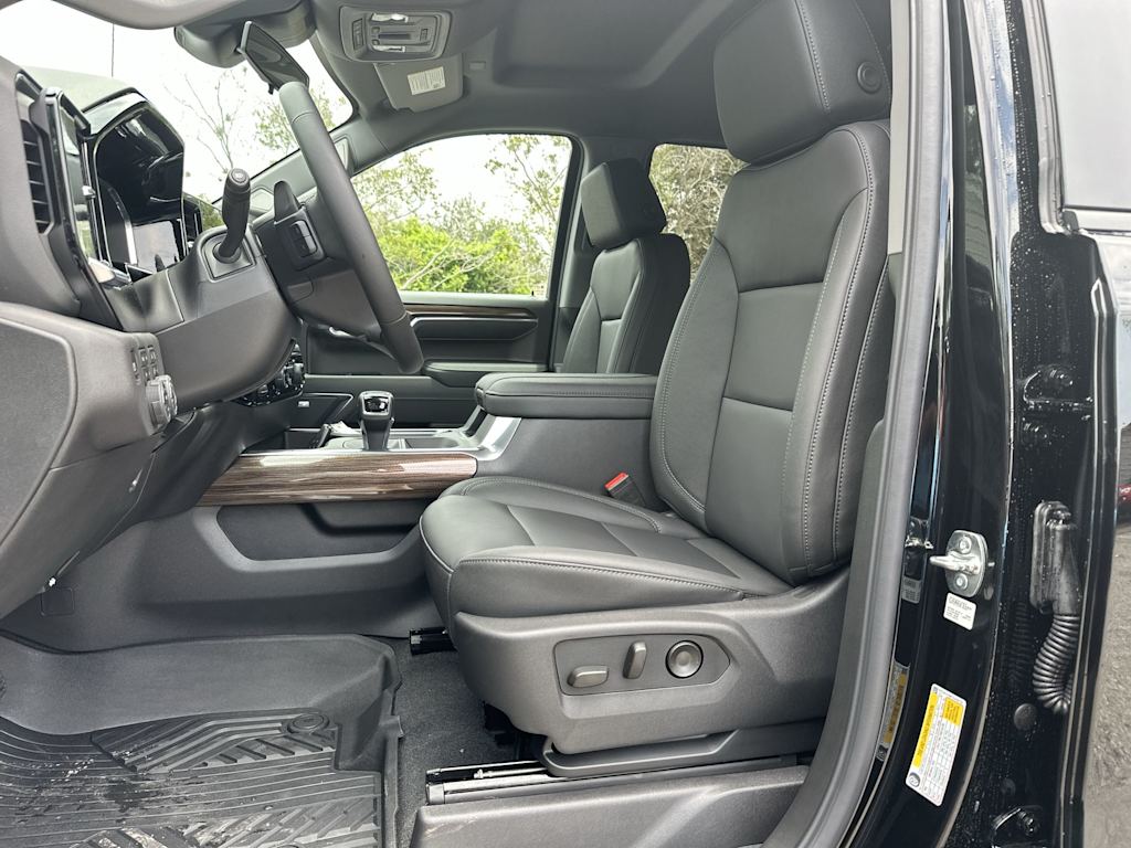 Thumbnail: 2026 Chevrolet Silverado 1500 - 12