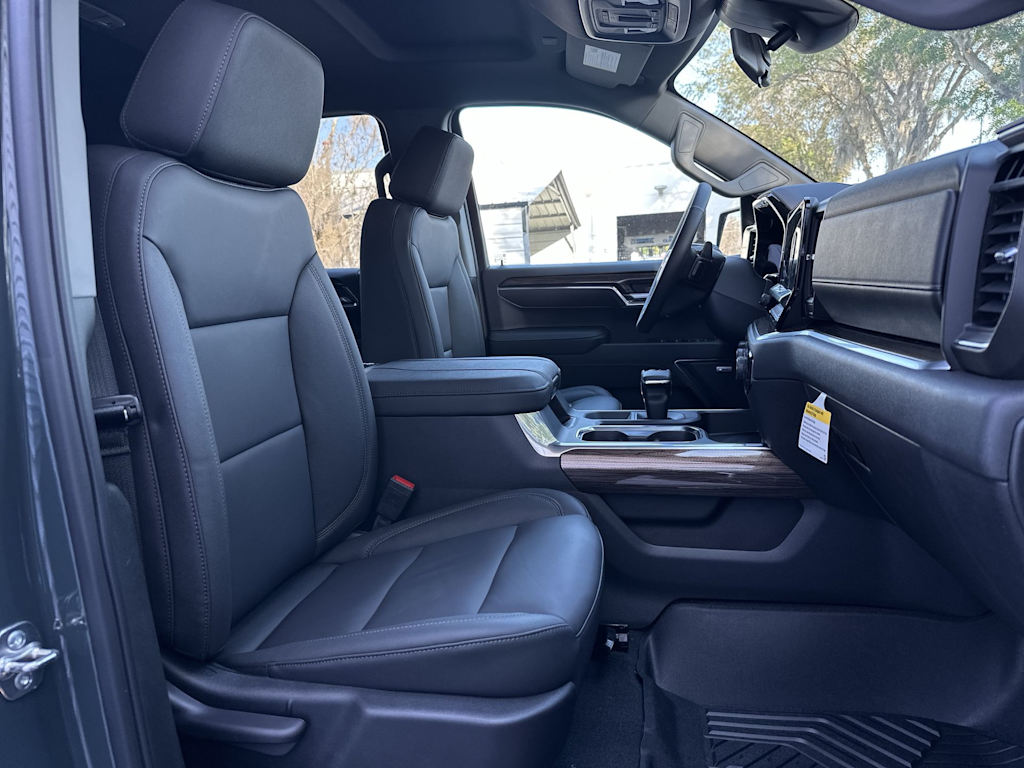 Thumbnail: 2026 Chevrolet Silverado 1500 - 26