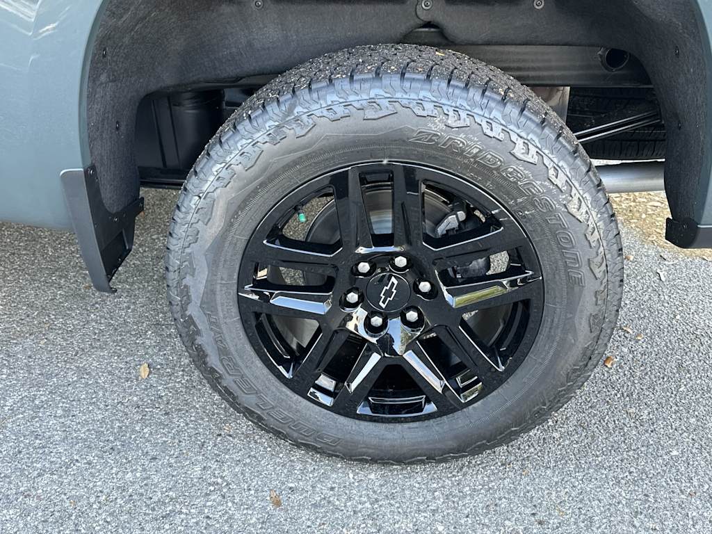 Thumbnail: 2026 Chevrolet Silverado 1500 - 6