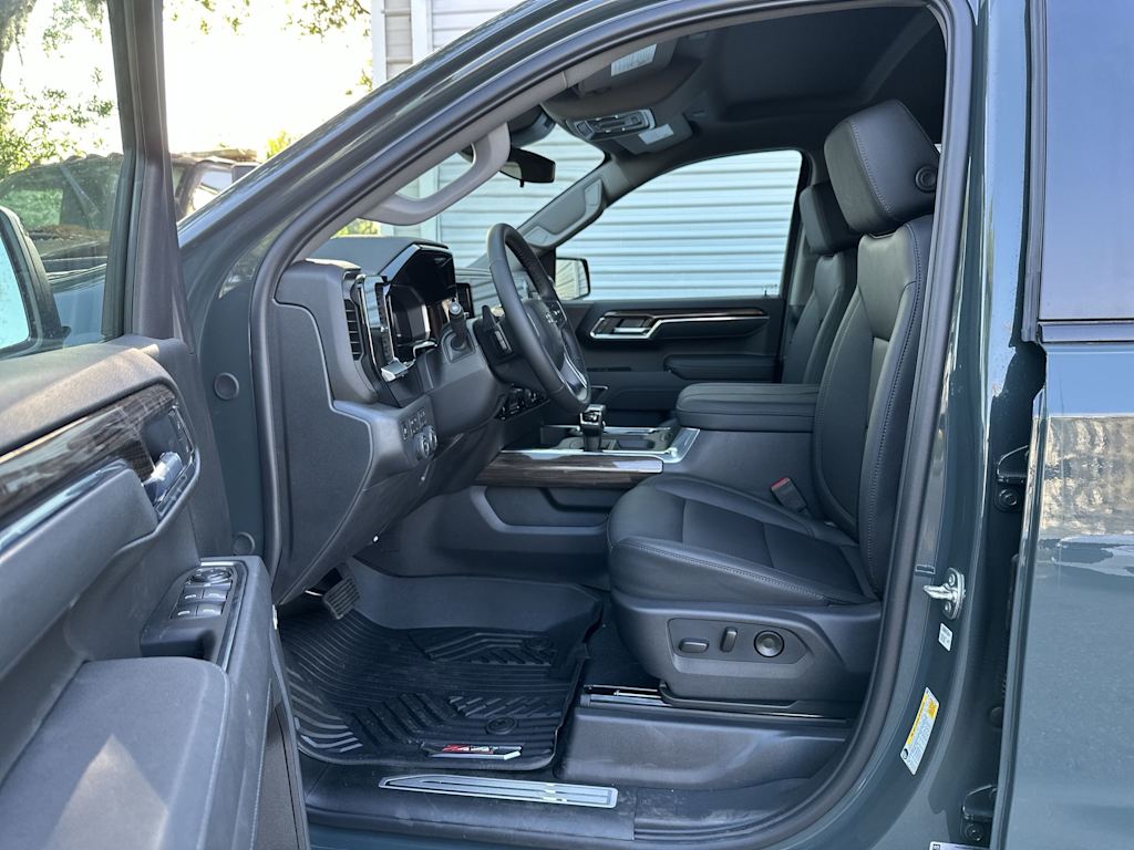 Thumbnail: 2026 Chevrolet Silverado 1500 - 9