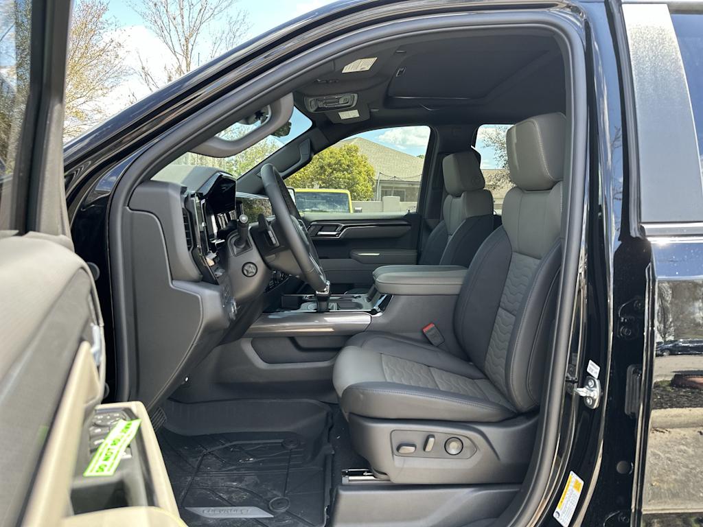 Thumbnail: 2026 Chevrolet Silverado 1500 - 11