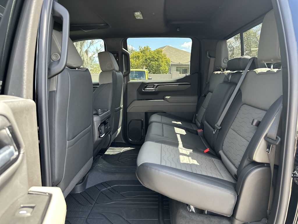 Thumbnail: 2026 Chevrolet Silverado 1500 - 23