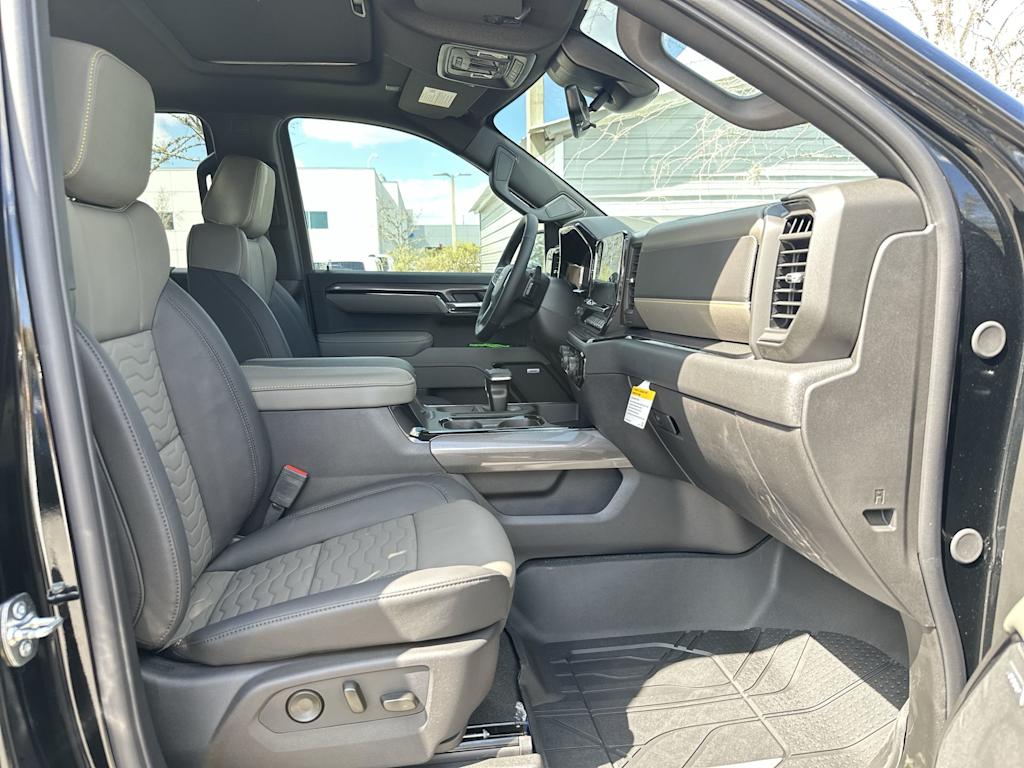 Thumbnail: 2026 Chevrolet Silverado 1500 - 25