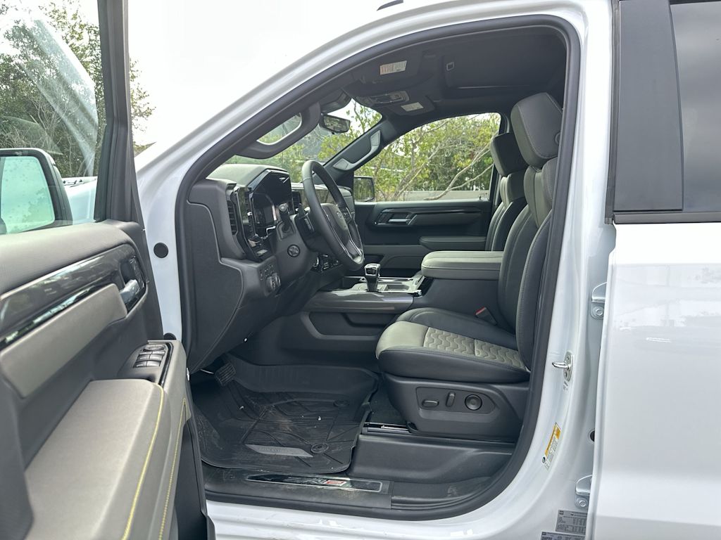 Thumbnail: 2026 Chevrolet Silverado 1500 - 19