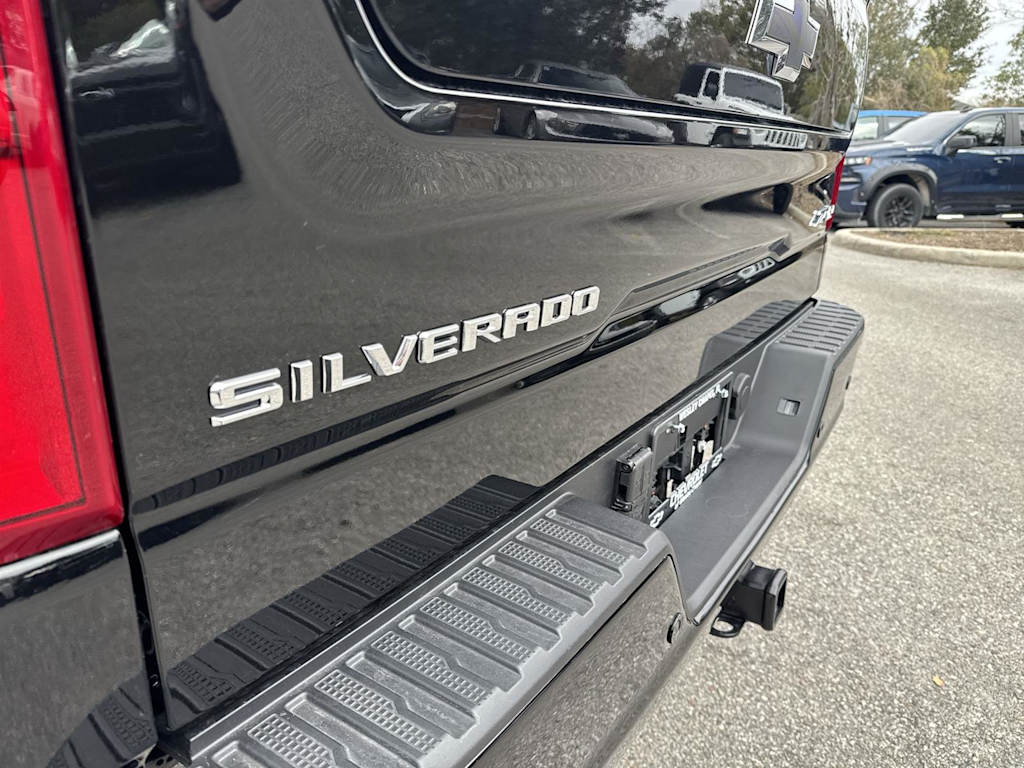 2025 Chevrolet Silverado 1500 ZR2 25