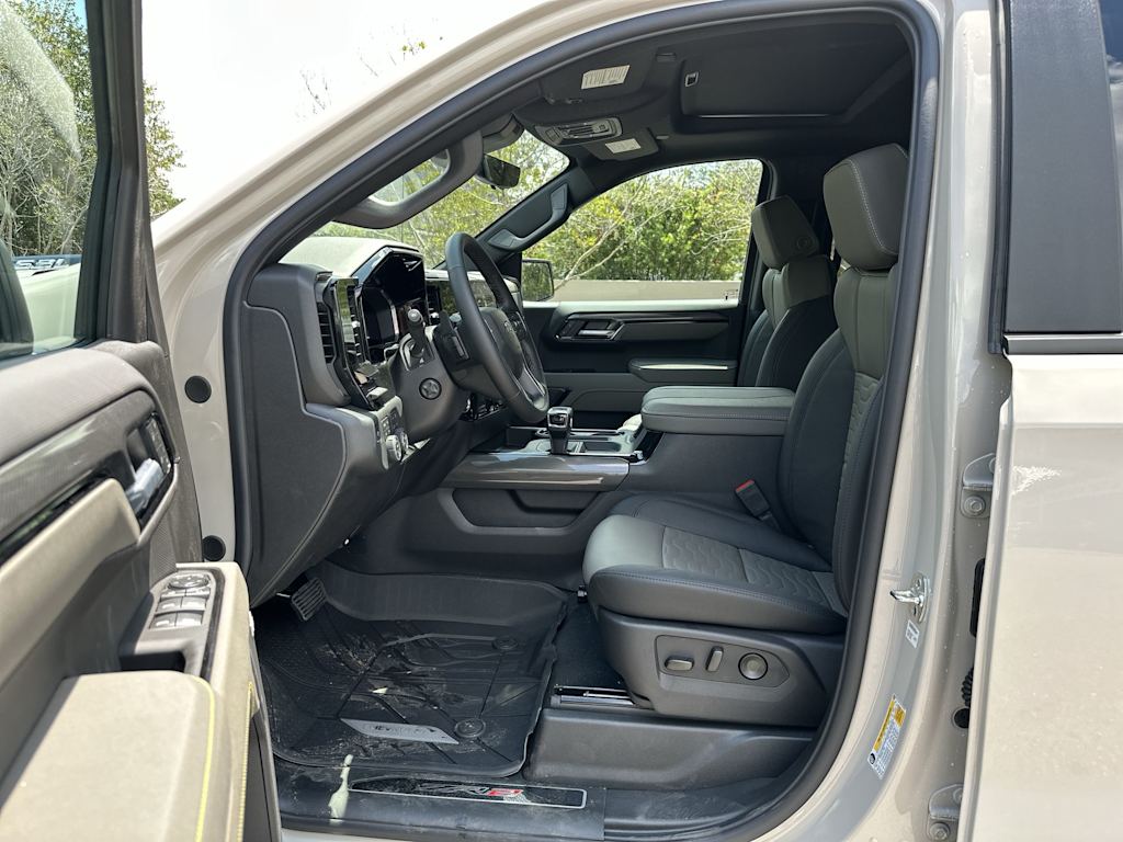 Thumbnail: 2026 Chevrolet Silverado 1500 - 9