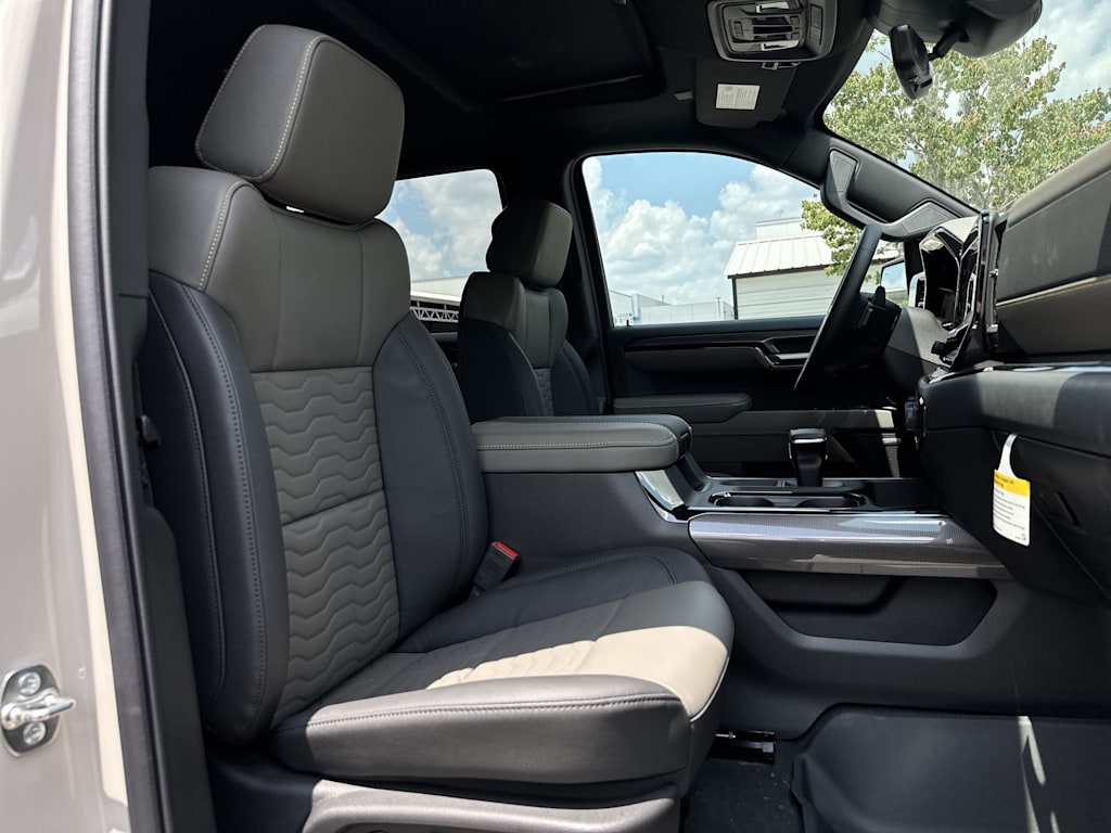 Thumbnail: 2026 Chevrolet Silverado 1500 - 26