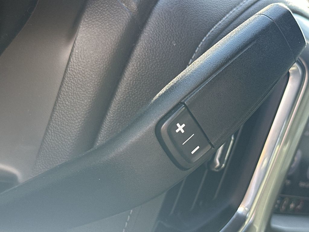 Thumbnail: 2019 Chevrolet Silverado 1500 - 26