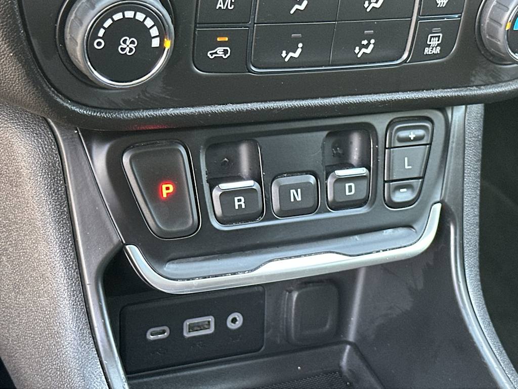 Thumbnail: 2020 GMC Terrain - 27