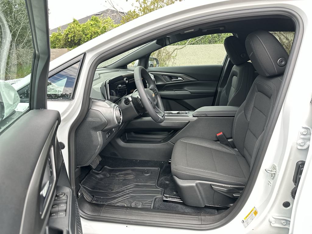 Thumbnail: 2026 Chevrolet Equinox - 12