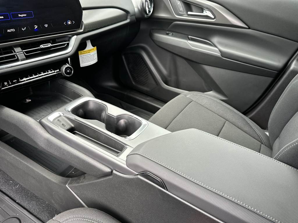 Thumbnail: 2026 Chevrolet Equinox - 14