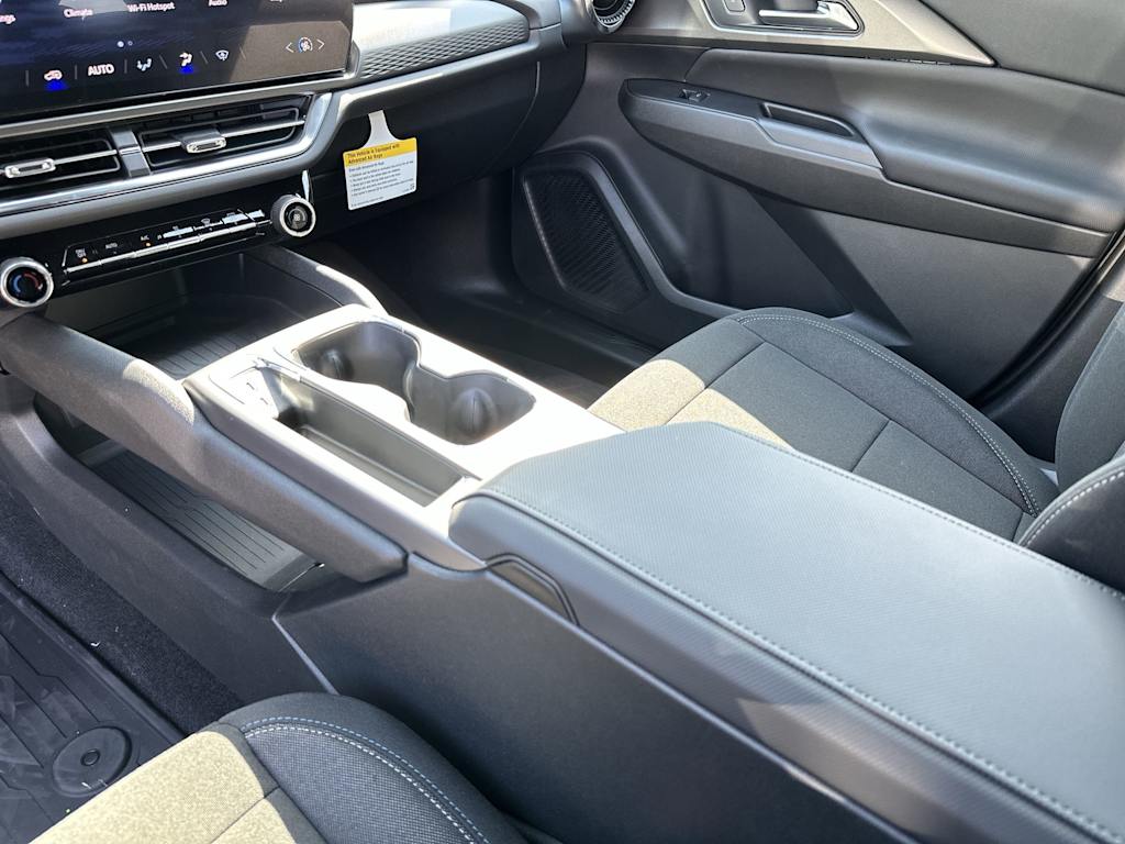 Thumbnail: 2026 Chevrolet Equinox - 15