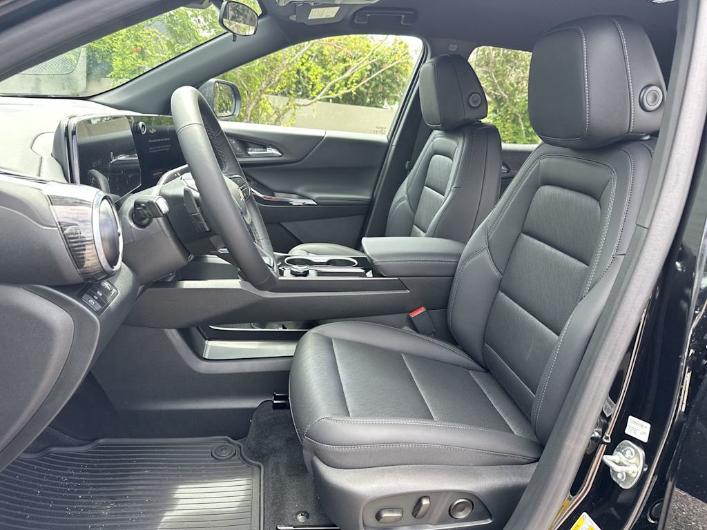 Thumbnail: 2027 Chevrolet Equinox - 11
