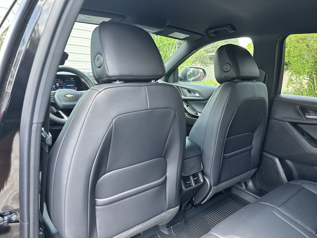 Thumbnail: 2027 Chevrolet Equinox - 12