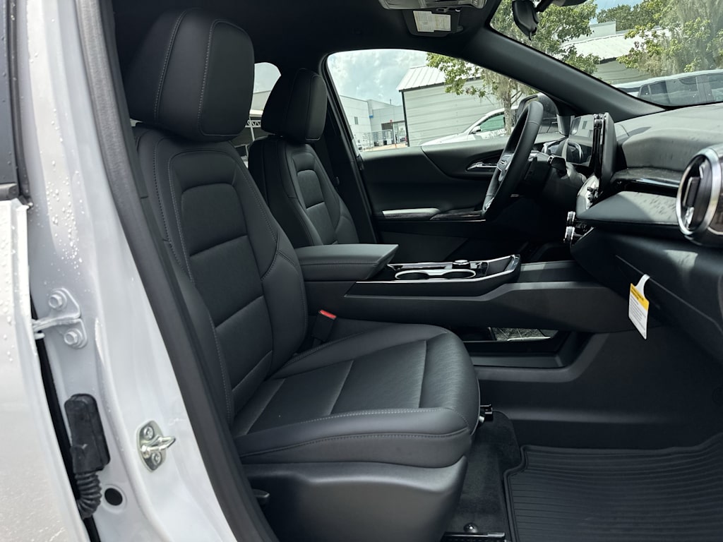 Thumbnail: 2027 Chevrolet Equinox - 25