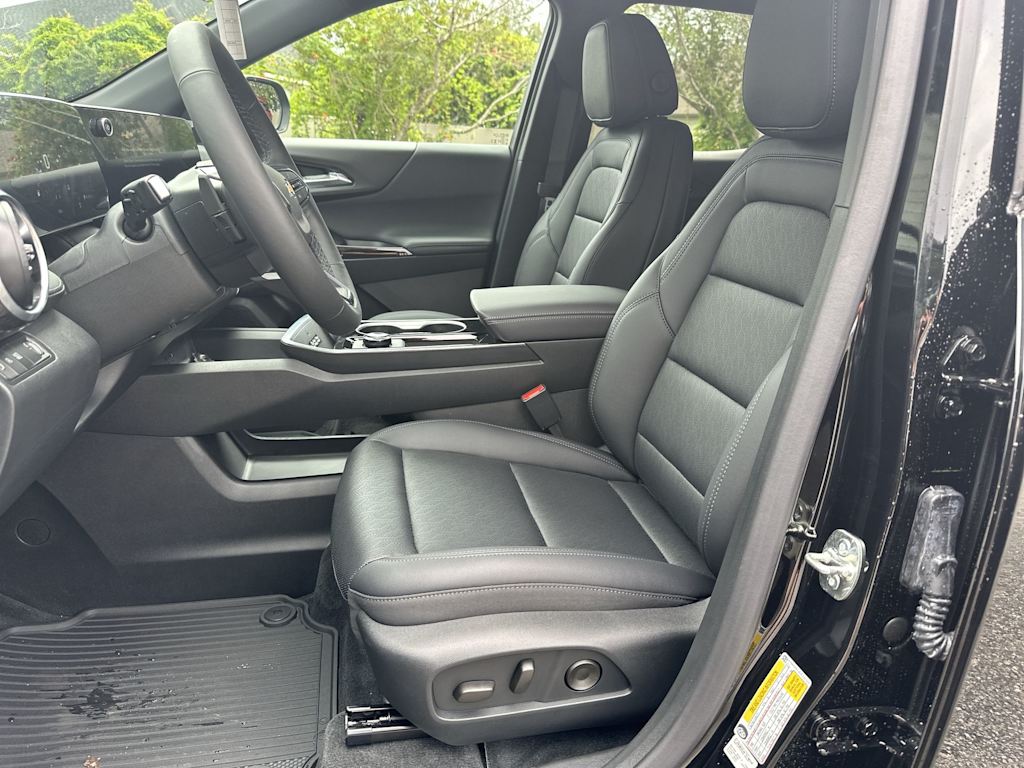 Thumbnail: 2027 Chevrolet Equinox - 12