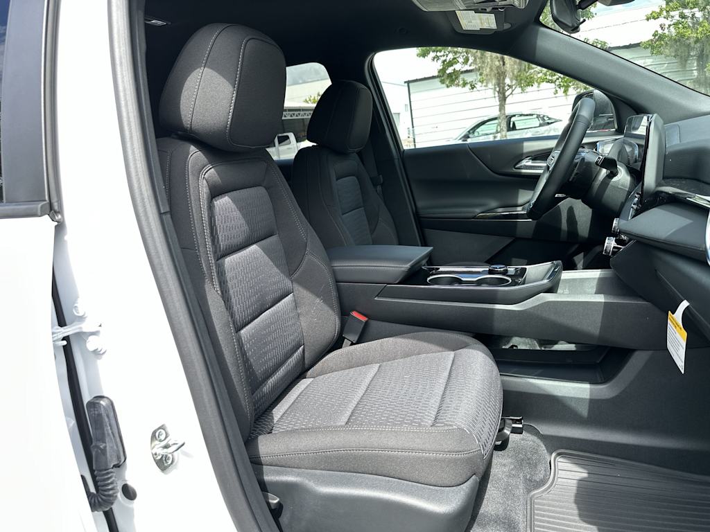 Thumbnail: 2027 Chevrolet Equinox - 26