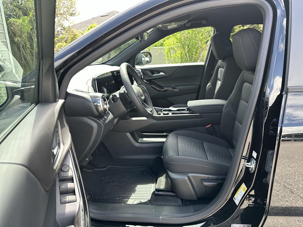 Thumbnail: 2027 Chevrolet Equinox - 10