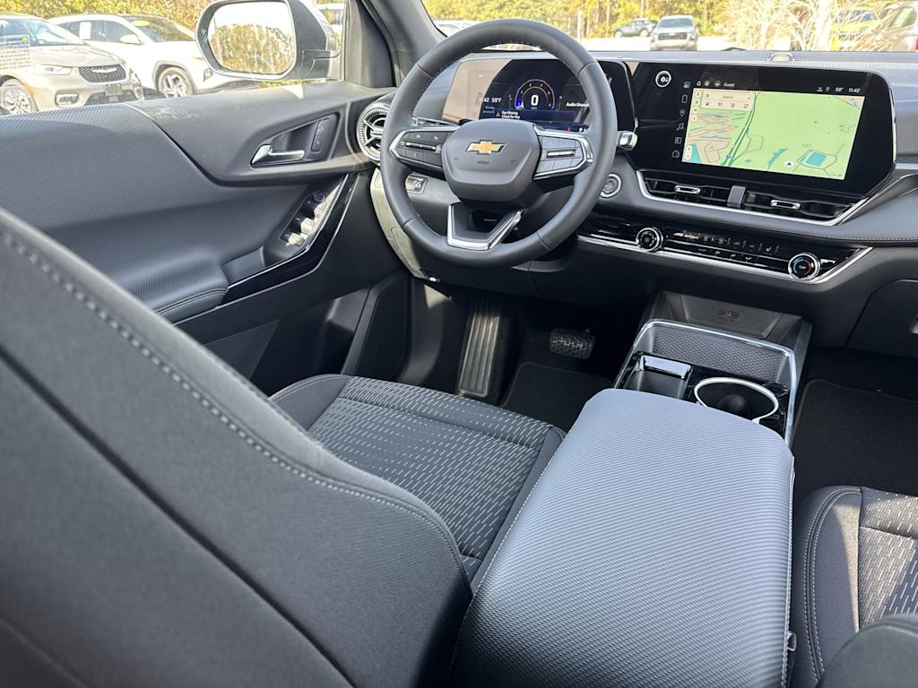 Thumbnail: 2025 Chevrolet Equinox - 9