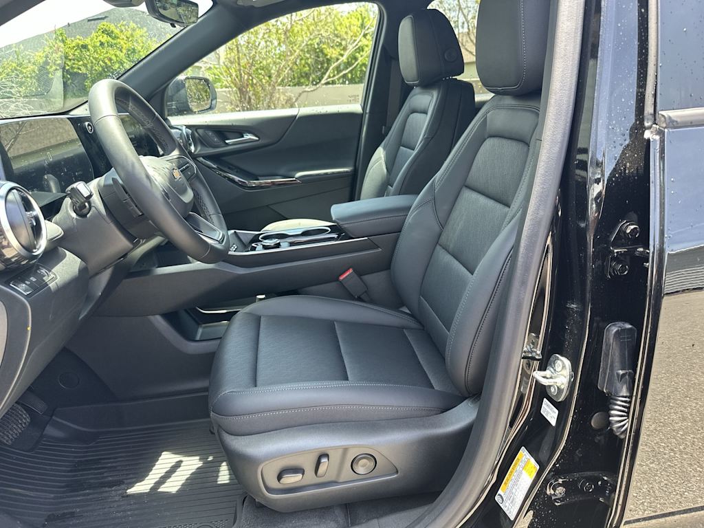 Thumbnail: 2026 Chevrolet Equinox - 11