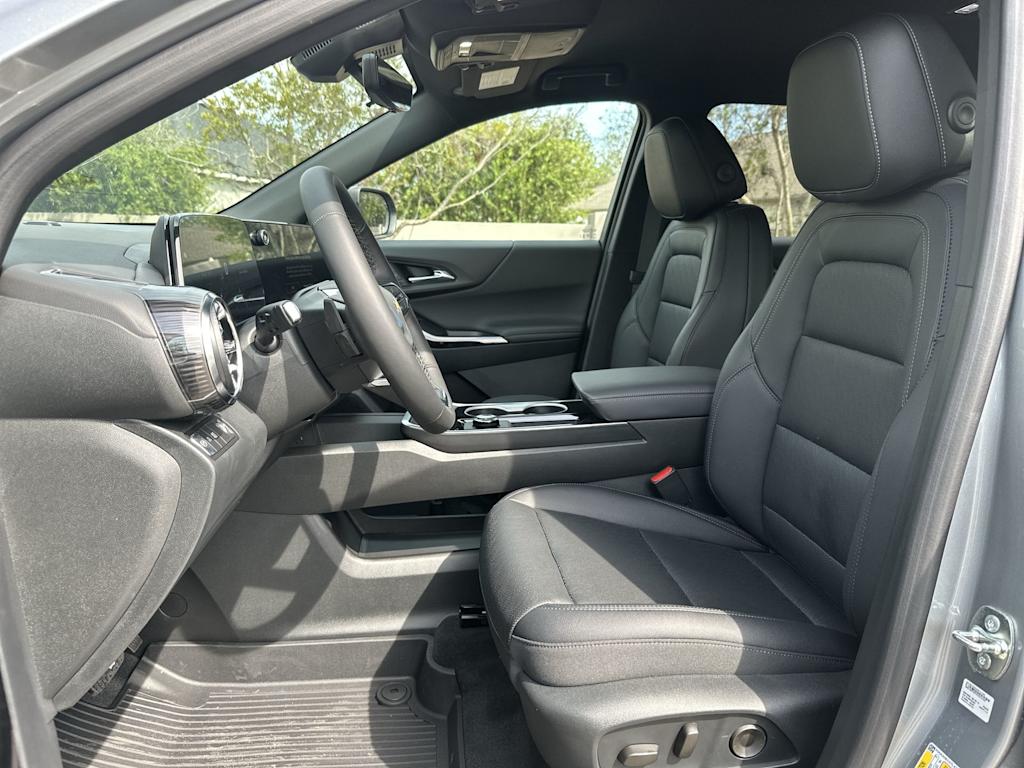 Thumbnail: 2026 Chevrolet Equinox - 12