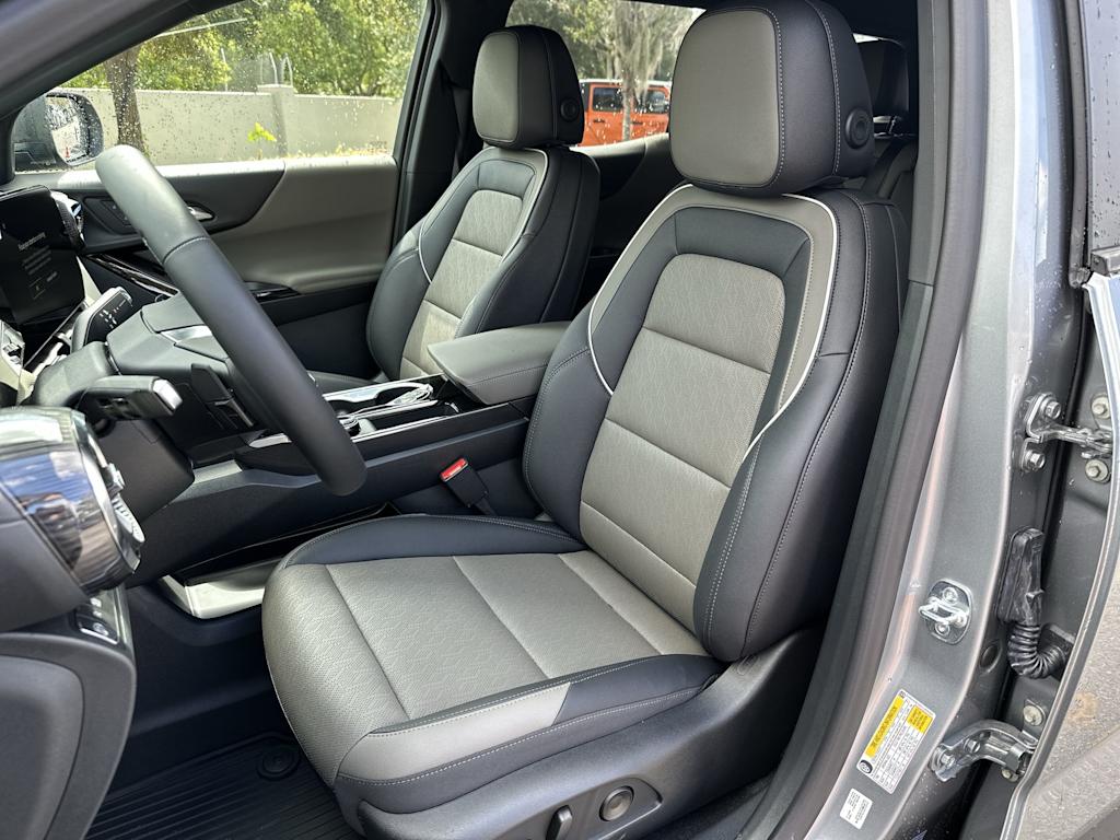 Thumbnail: 2026 Chevrolet Equinox - 12