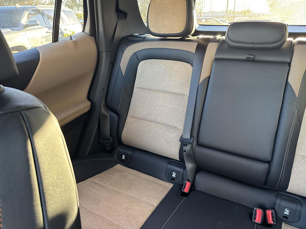 2025 Chevrolet Equinox ACTIV 12