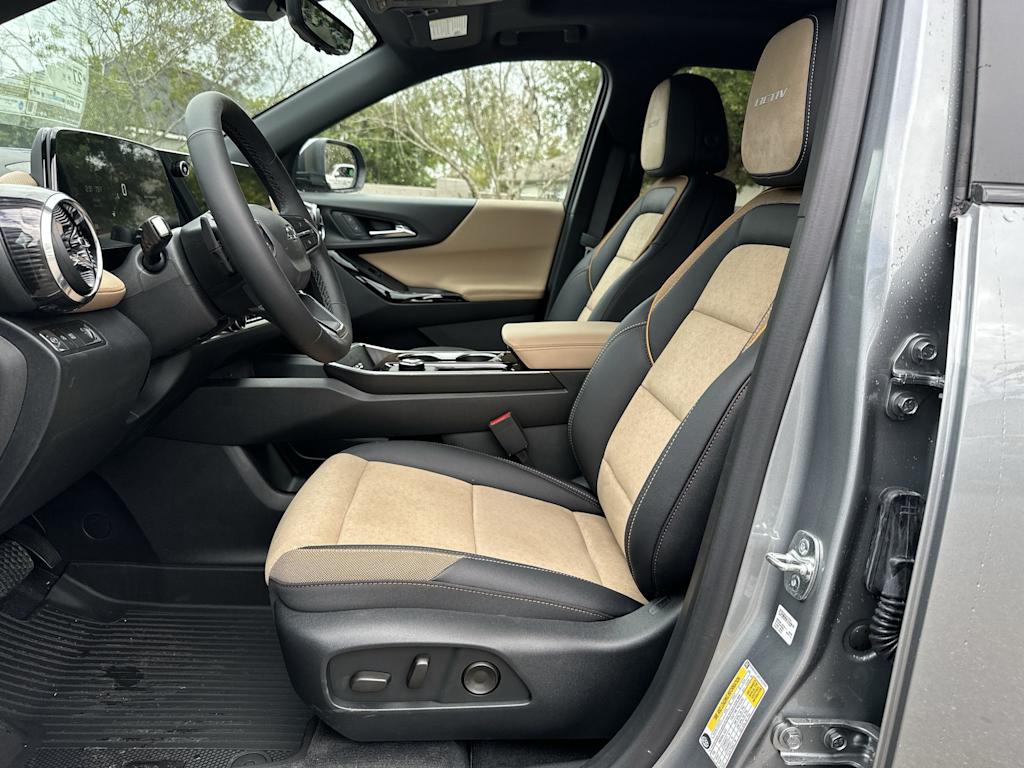 Thumbnail: 2026 Chevrolet Equinox - 12