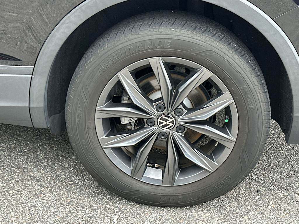 Thumbnail: 2023 Volkswagen Tiguan - 8