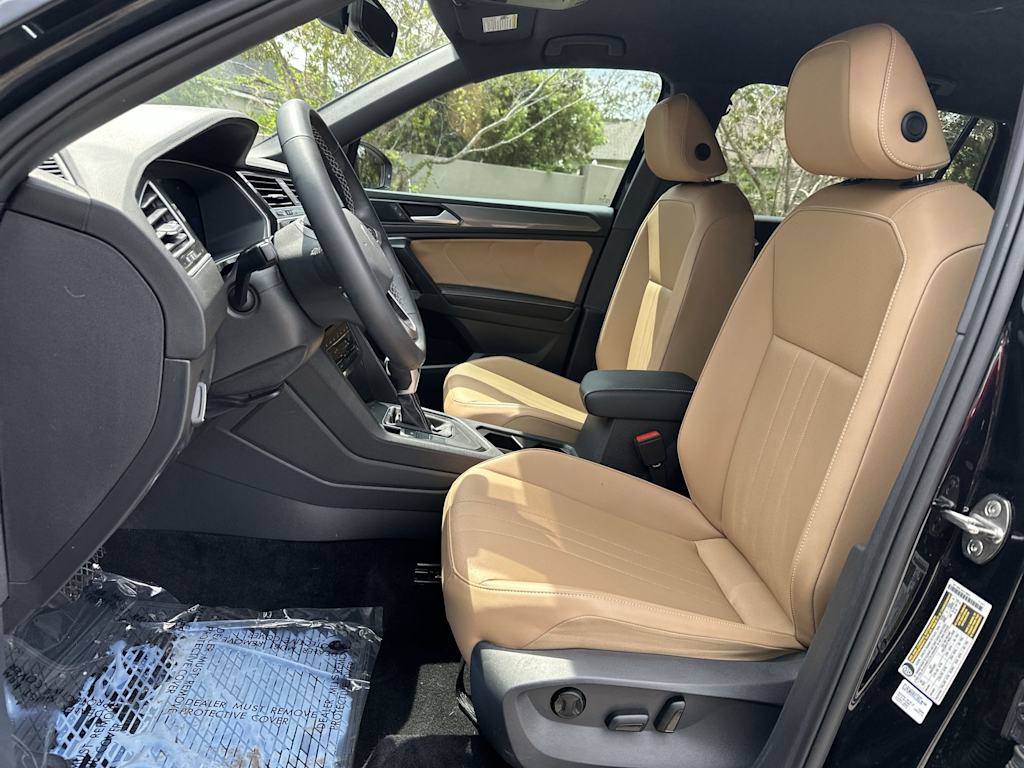 Thumbnail: 2023 Volkswagen Tiguan - 12