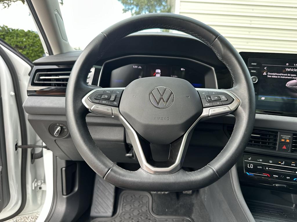 Thumbnail: 2025 Volkswagen Jetta - 10