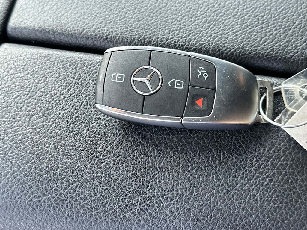 Thumbnail: 2025 Mercedes-Benz GLE - 17