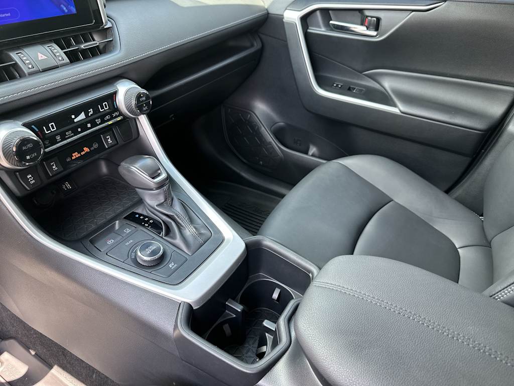 Thumbnail: 2024 Toyota RAV4 - 15