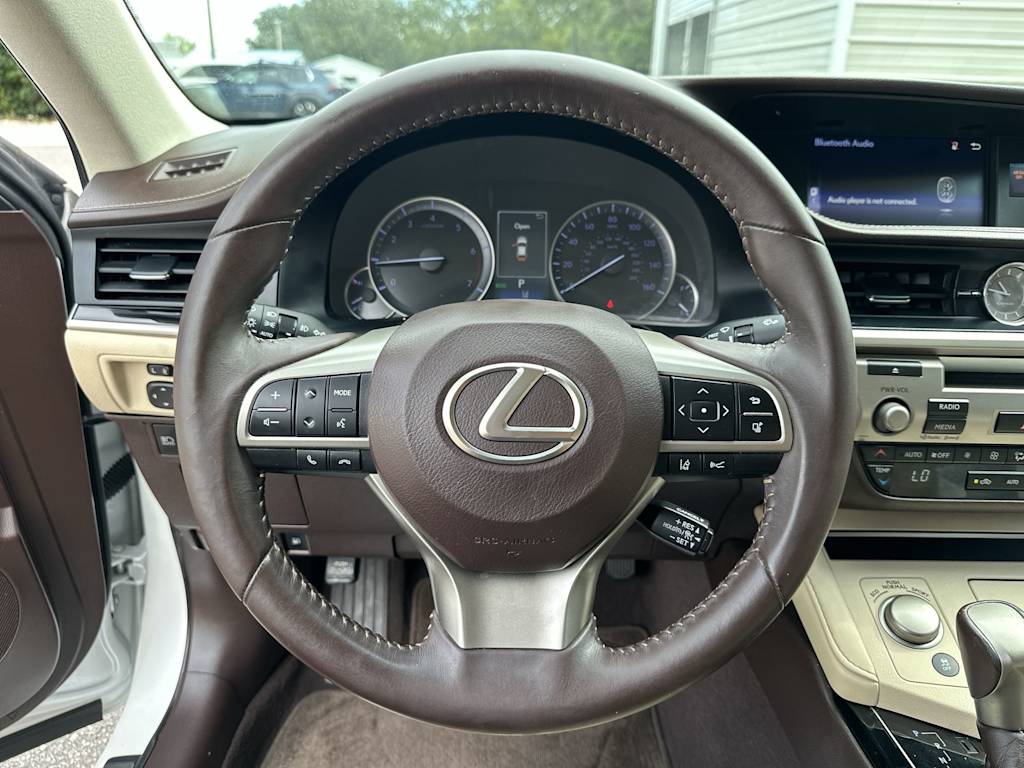 Thumbnail: 2018 Lexus ES - 10