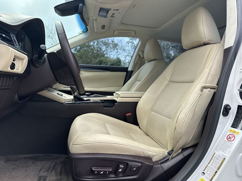 Thumbnail: 2018 Lexus ES - 12
