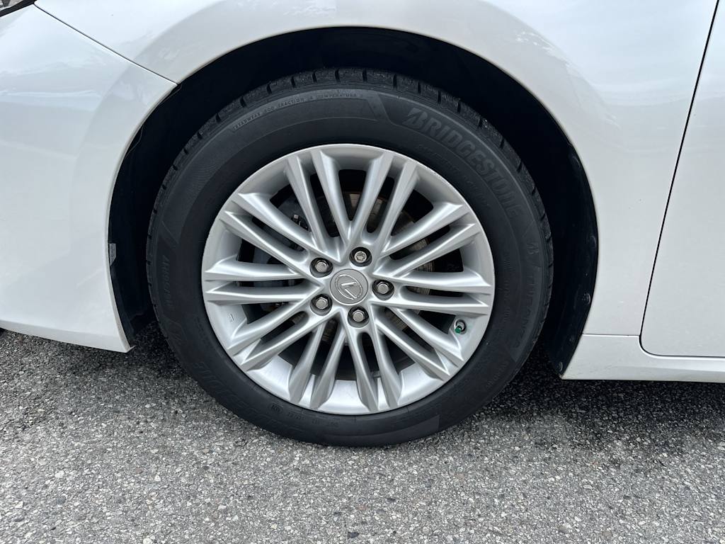 Thumbnail: 2018 Lexus ES - 8