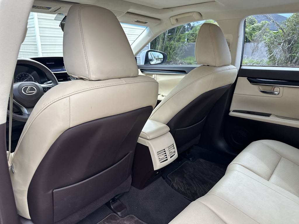 Thumbnail: 2018 Lexus ES - 13