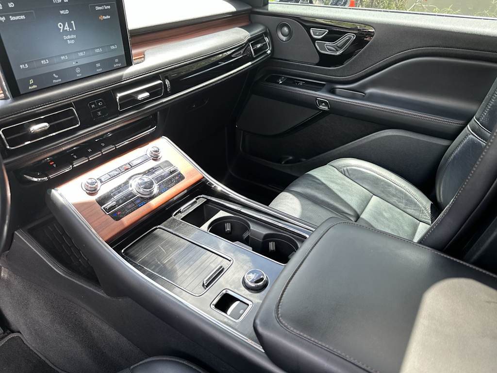 Thumbnail: 2022 Lincoln Aviator - 15