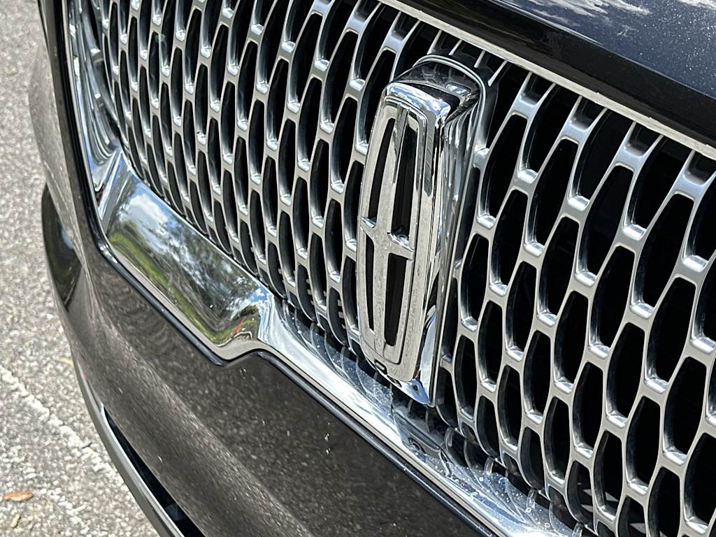 Thumbnail: 2022 Lincoln Aviator - 7