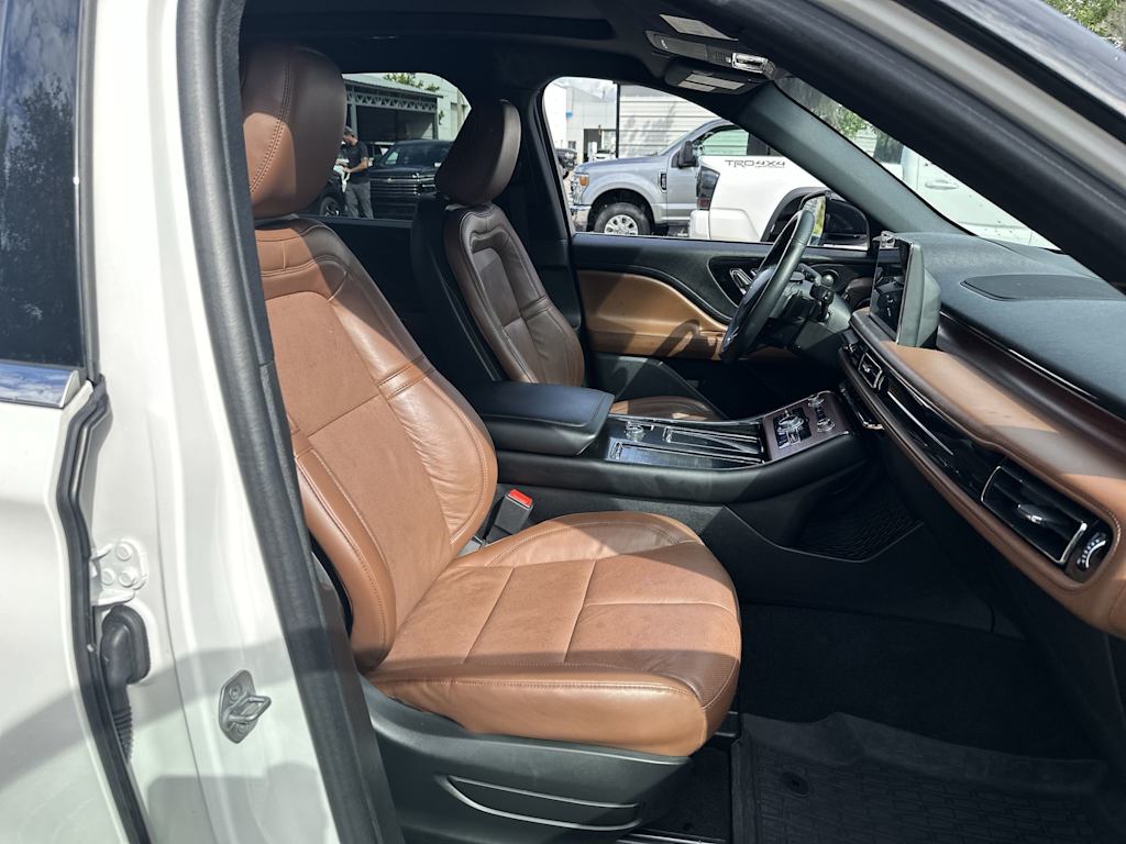 Thumbnail: 2023 Lincoln Aviator - 26